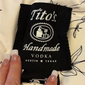 New Titos Handmade Vodka Black & White Drink Cozy